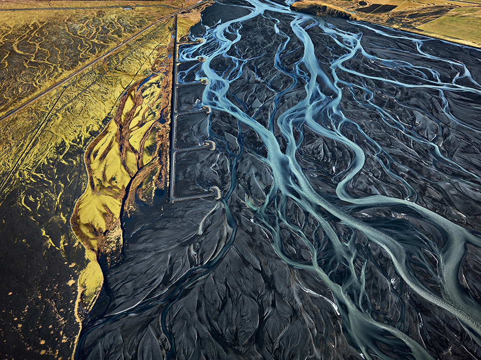 The beauty and the horror in Edward Burtynsky's photographs